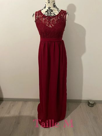 Robe longue bordeaux sans manche large bretelle à dentelle doublé voile ceinture taille taille M