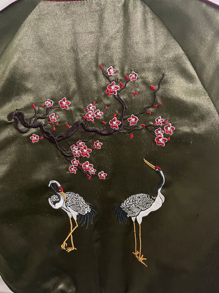 Bomber satin vert kaki avec dessin brodé - photo numéro 10