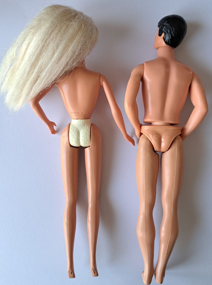 🪆 Lot de 2 anciennes figurines poupées Barbie et Ken 1966 et 1968 - photo numéro 4