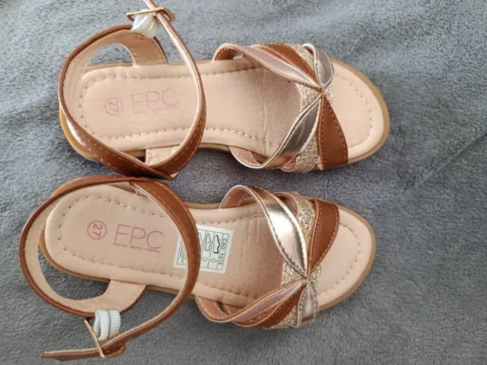 Chaussures ouvertes / Sandales fille Distri Center 27