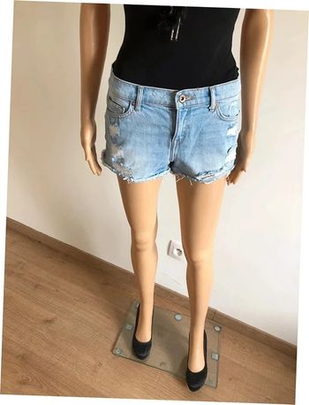 Mini short en jean bleu clair Mango taille 34 TBE