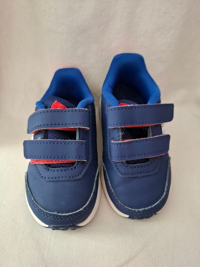 Basket adidas taille 21 - photo numéro 5
