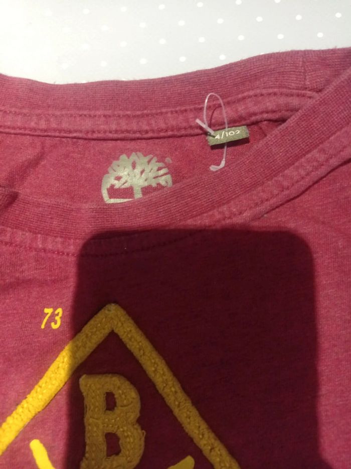 Tee shirt Timberland bordeaux et jaune 4 ans - photo numéro 2