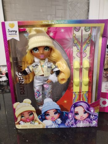 Poupée rainbow high sany madison