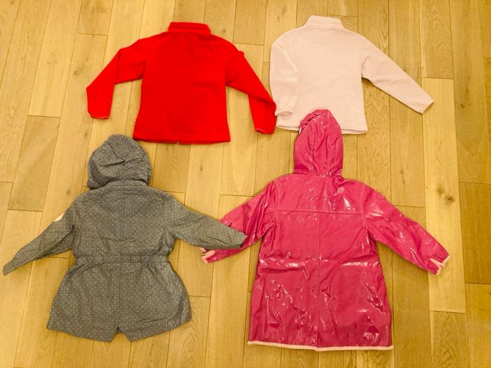 Lot de 2 gilets et 2 manteaux fille taille 4-5 ans - photo numéro 10