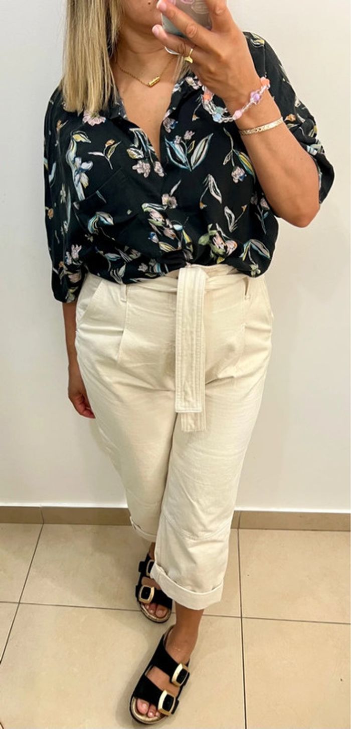 🌿 Chemise noire à fleurs Pull & Bear – Taille M - photo numéro 3