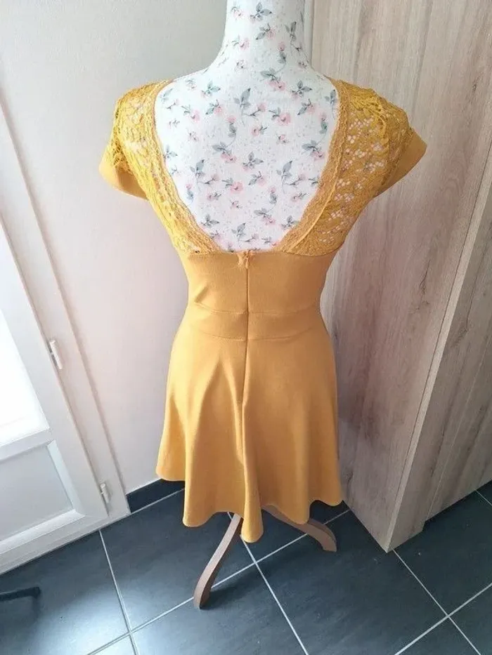 Robe moutarde - photo numéro 3