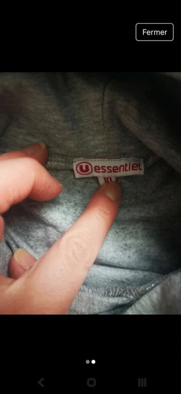 Sweat à capuche taille 10 ans. - photo numéro 2