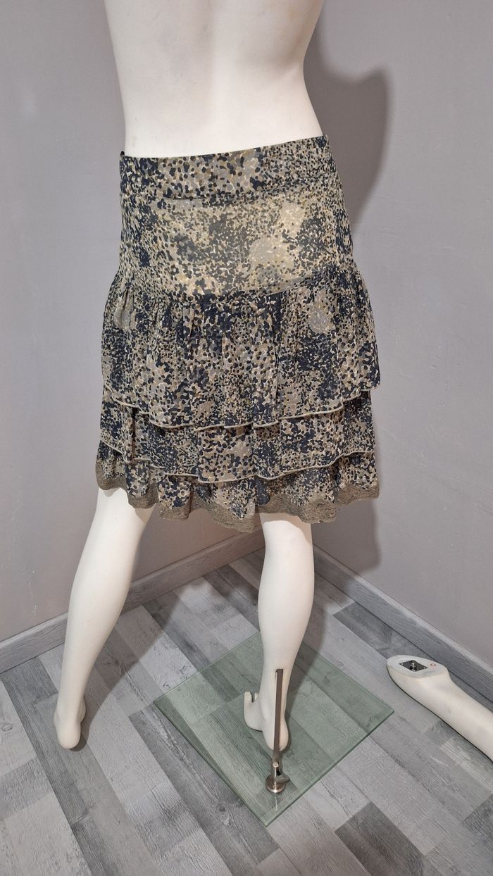 Jupe a froufrou taille 36 bon etat - photo numéro 3