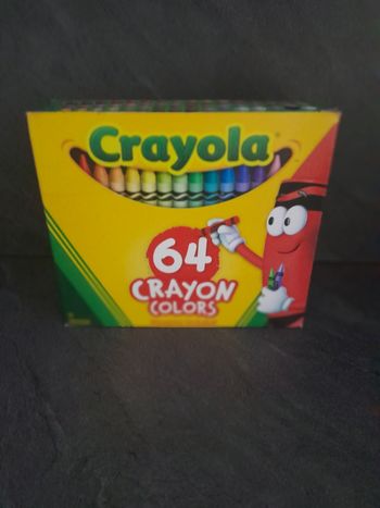 64 crayons + taille crayon