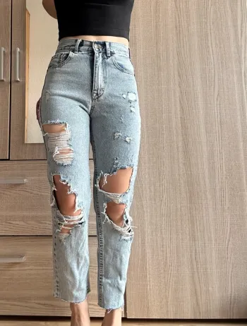 Jean à trous pull and bear