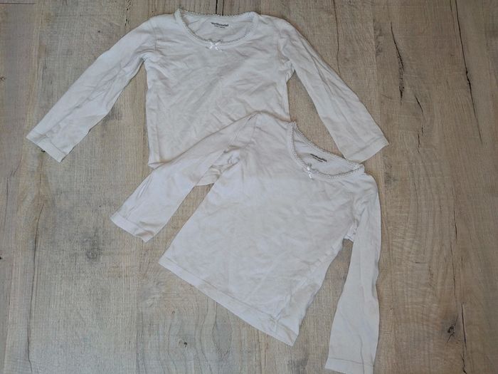 Lot de 2 tee shirts blanc manches longues 3 ans