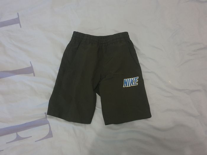 Nike short taille XS 6-8 ans 122-128 - photo numéro 3