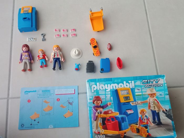 Playmobil Famille de vacanciers et la borne d'enregistrement. - photo numéro 7