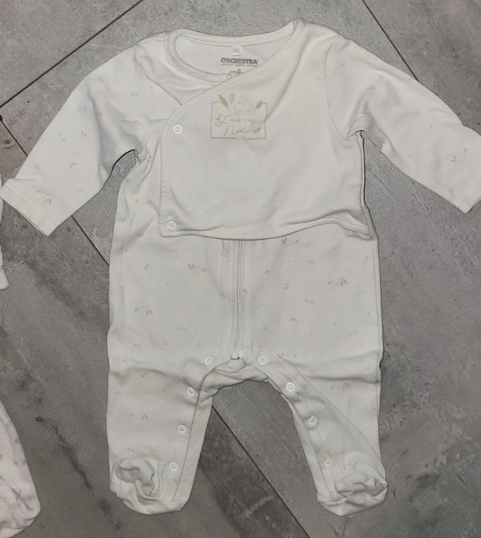 Pyjamas une pièce - photo numéro 3