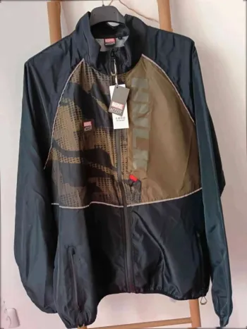 Veste coupe  vent légère  Hulk