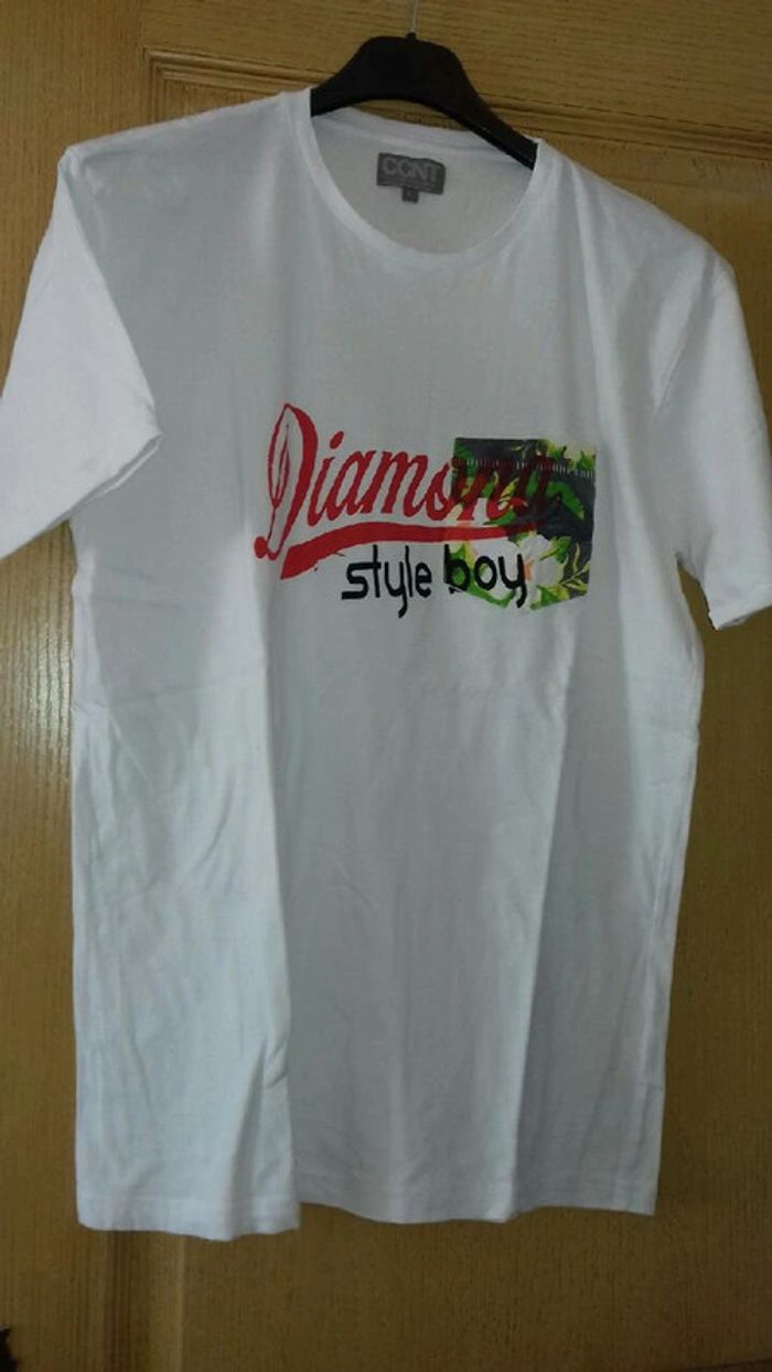 Tee shirt homme NEUF jamais porté avec poche estival tropical devant taille L