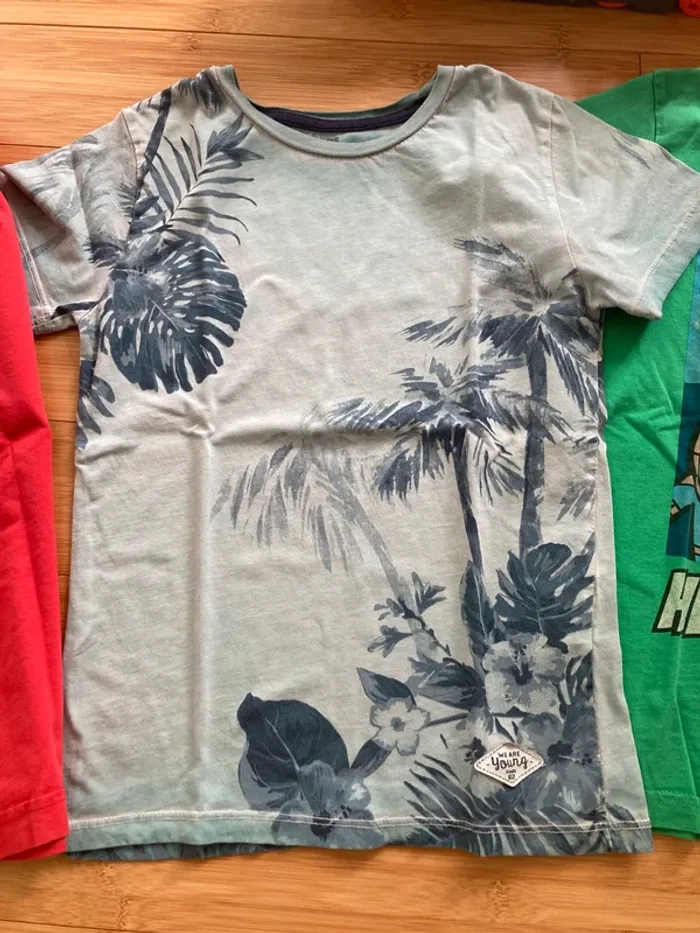 8 ans - Set de 3 t-shirt manches courtes - rouge, vert, bleu ciel palmier - photo numéro 3