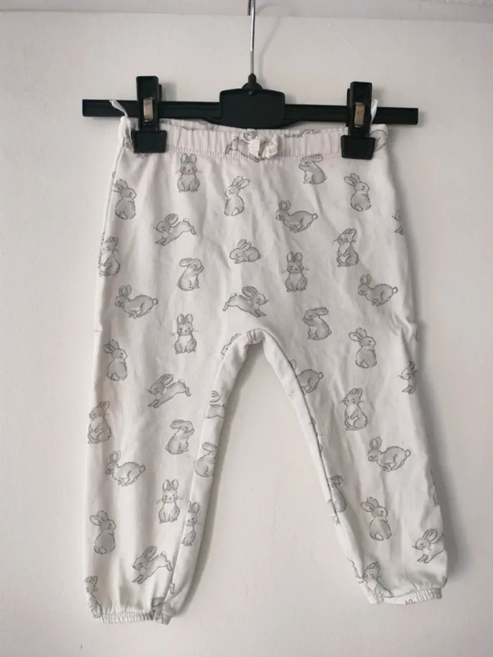 (e) pantalon lapin Baby C&A 80cm - photo numéro 2