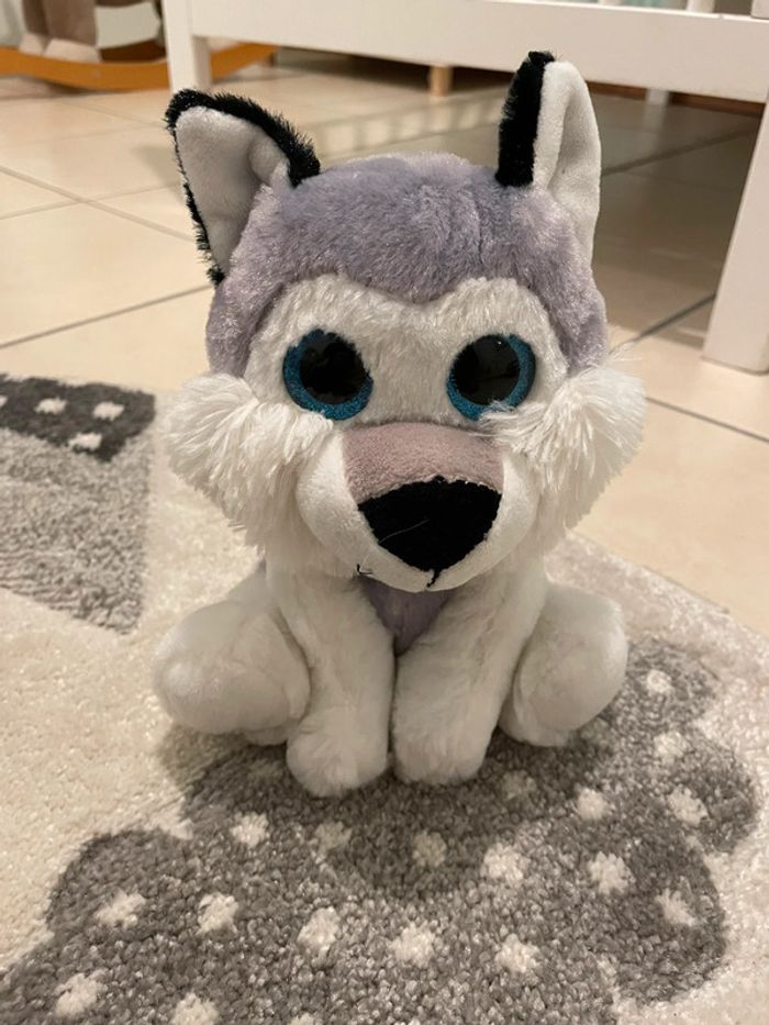 Chien loup peluche