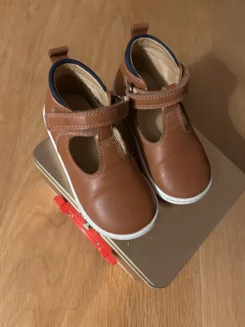 Chaussures semi ouverte 22/23