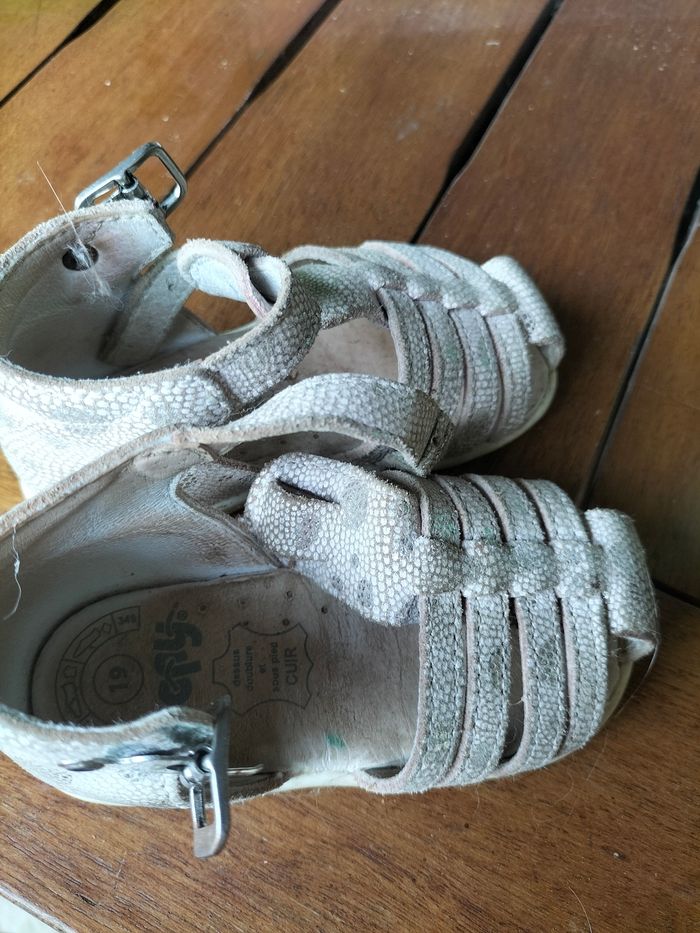 Chaussures T18 - photo numéro 2