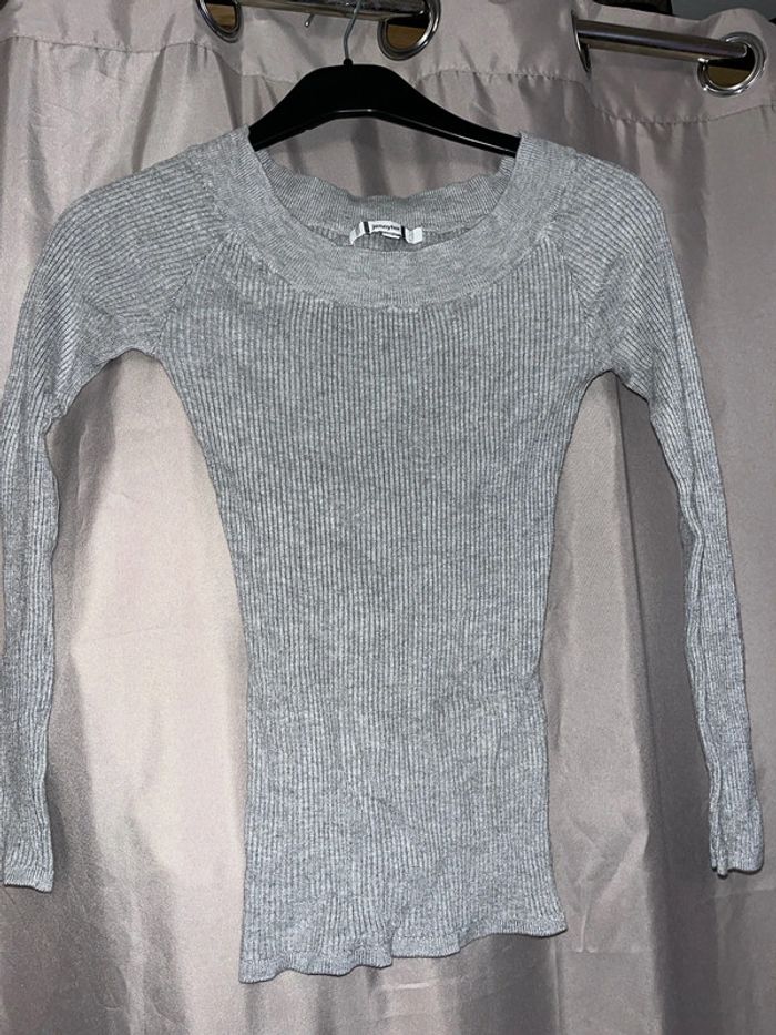 Pull gris élastique