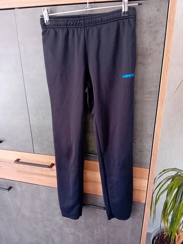 Jogging de sport de chez Kipsta en taille 12/14 ans