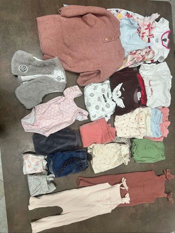 Lot vêtements fille 12 mois