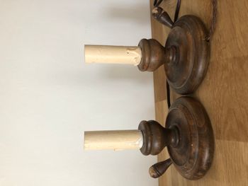 Lot de deux anciennes lampes bougeoirs à restaurer