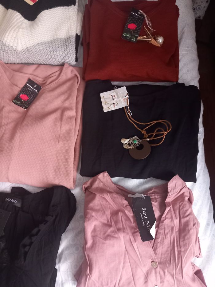 Lot vêtements Neuf avec étiquettes 38 au 54 - photo numéro 2