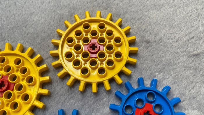 Lot de 5 roues lego Technic gear expert builder15 et 21 tooth with axel hole - photo numéro 9