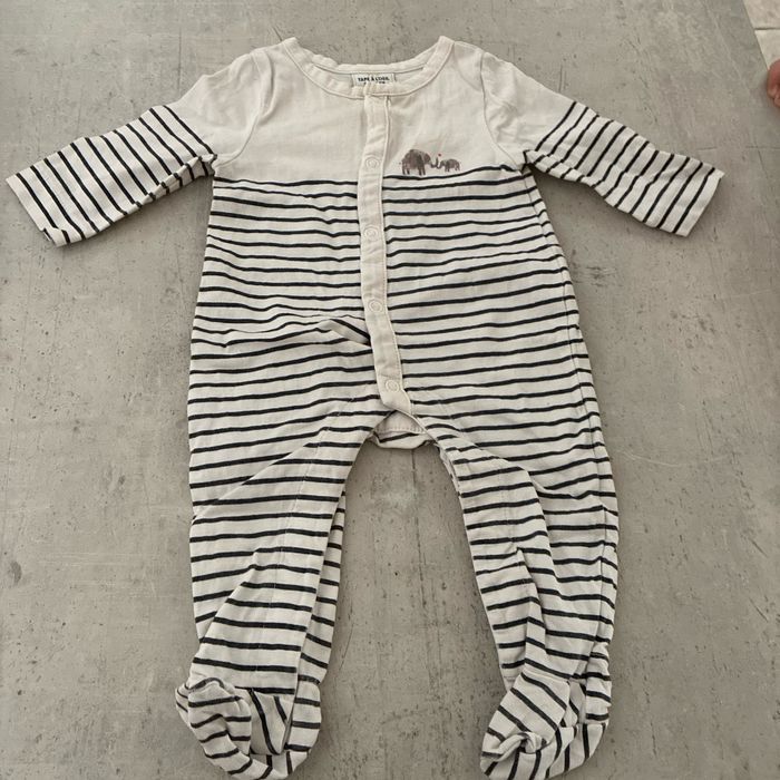 Pyjama, tape-à-l’œil