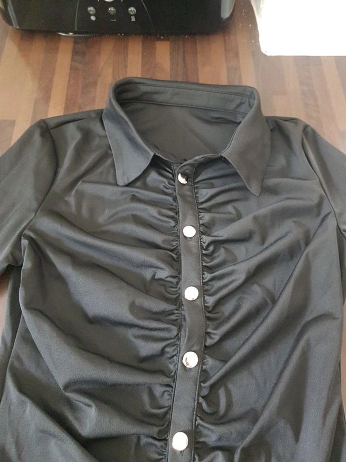 Très jolie chemise noire neuve - photo numéro 2