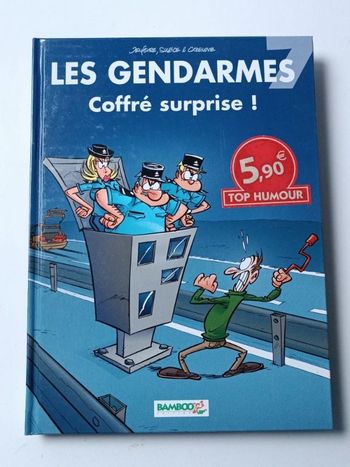 Les Gendarmes : Coffré surprise !