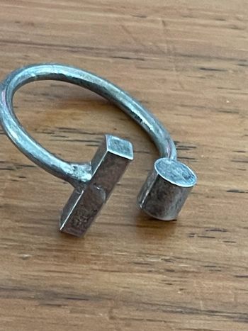 Bague clou en métal ou argent vintage TDD 53