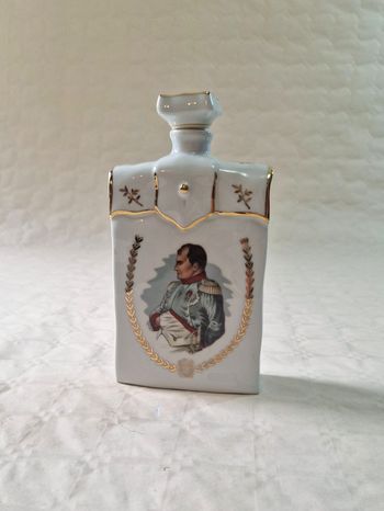 Bouteille de Cognac  ,  Napoléon  , Porcelaine  , Otard