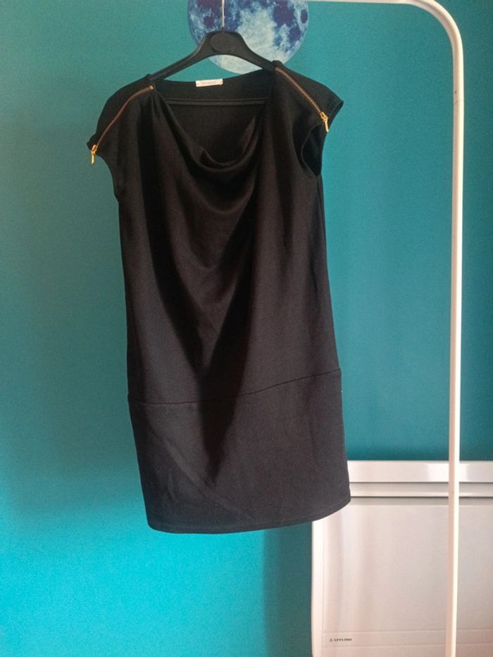 Robe noir
