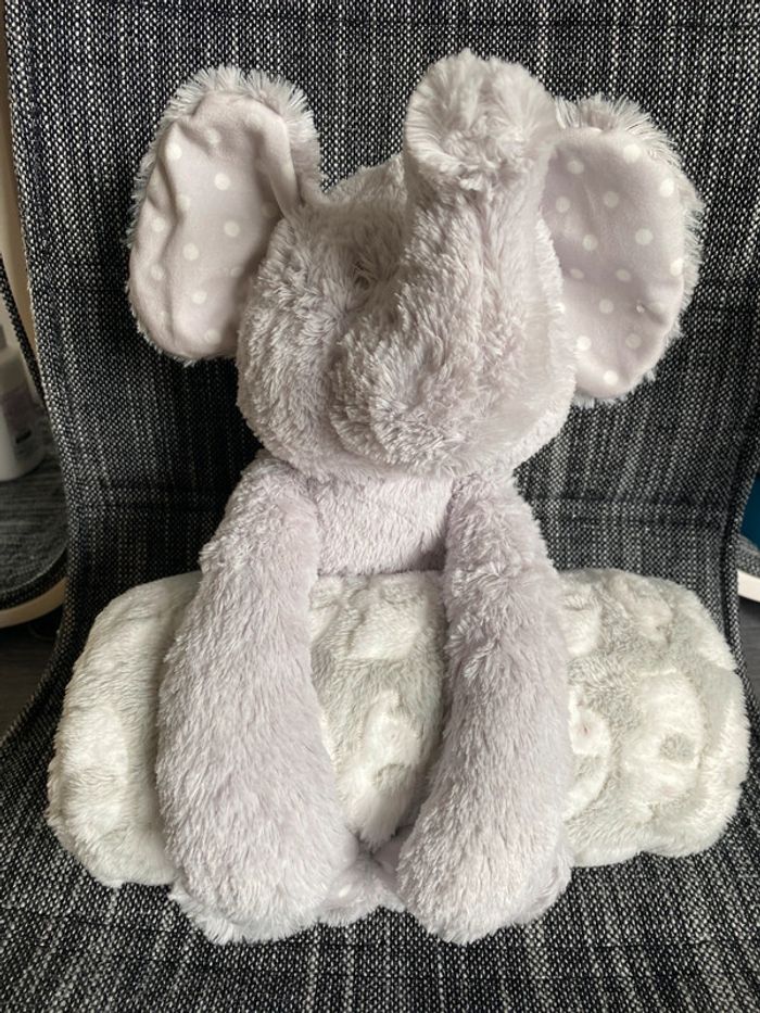 Peluche éléphant avec son plaid - photo numéro 2