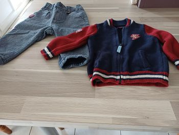 gilet et pantalon neufs pour garçons Taille 12 mois