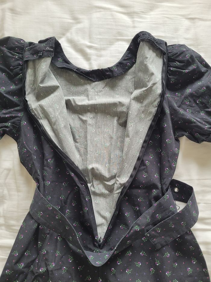 Robe noire et fleurs - photo numéro 3