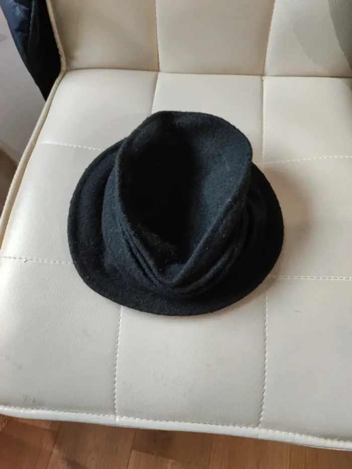 Bonnet/ chapeau souple noir - très bon état - photo numéro 4