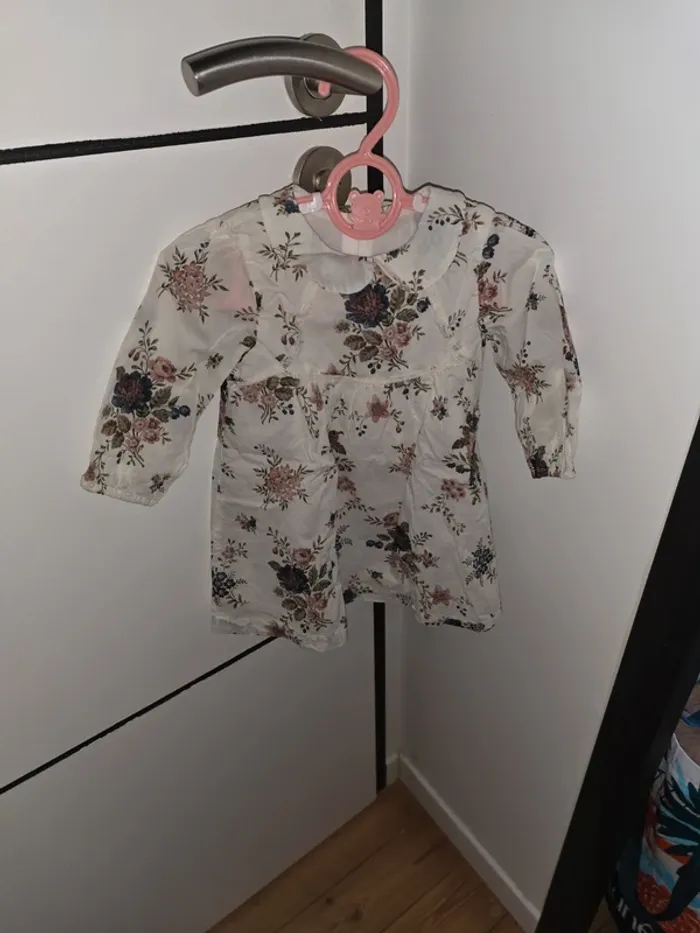 Robe 100% coton, légère. 1 an tartine et chocolat jamais portée.
