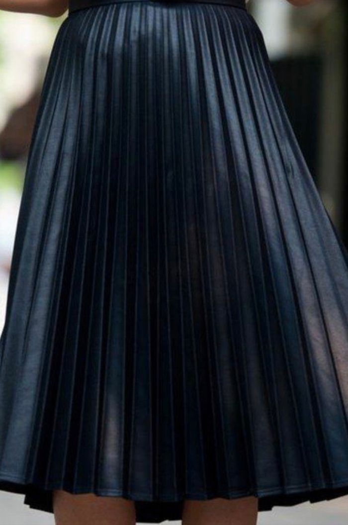 Jolie Jupe longue T M Cop Copine plissée soleil noire Neuve étiquette - photo numéro 5