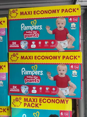 2 carton couche Pampers taille 4