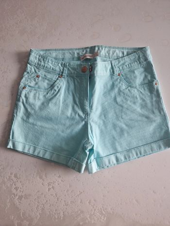 Short fille