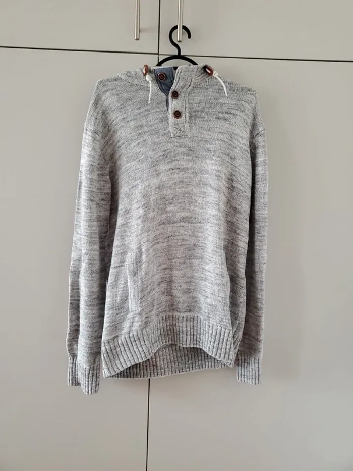 Pull à capuche