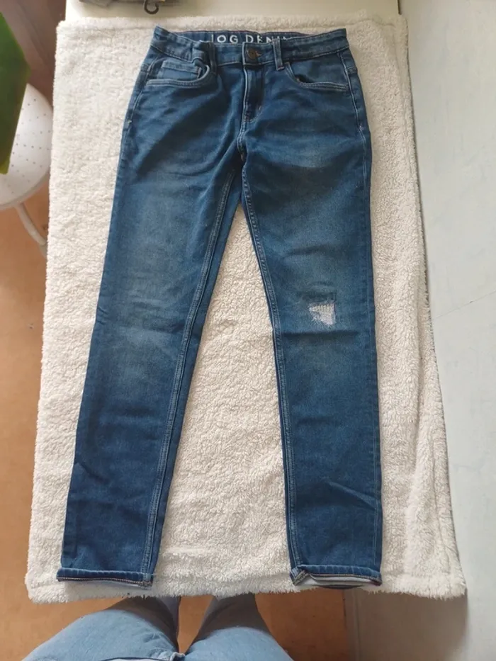 Jean taille réglable aspect genou recousu
