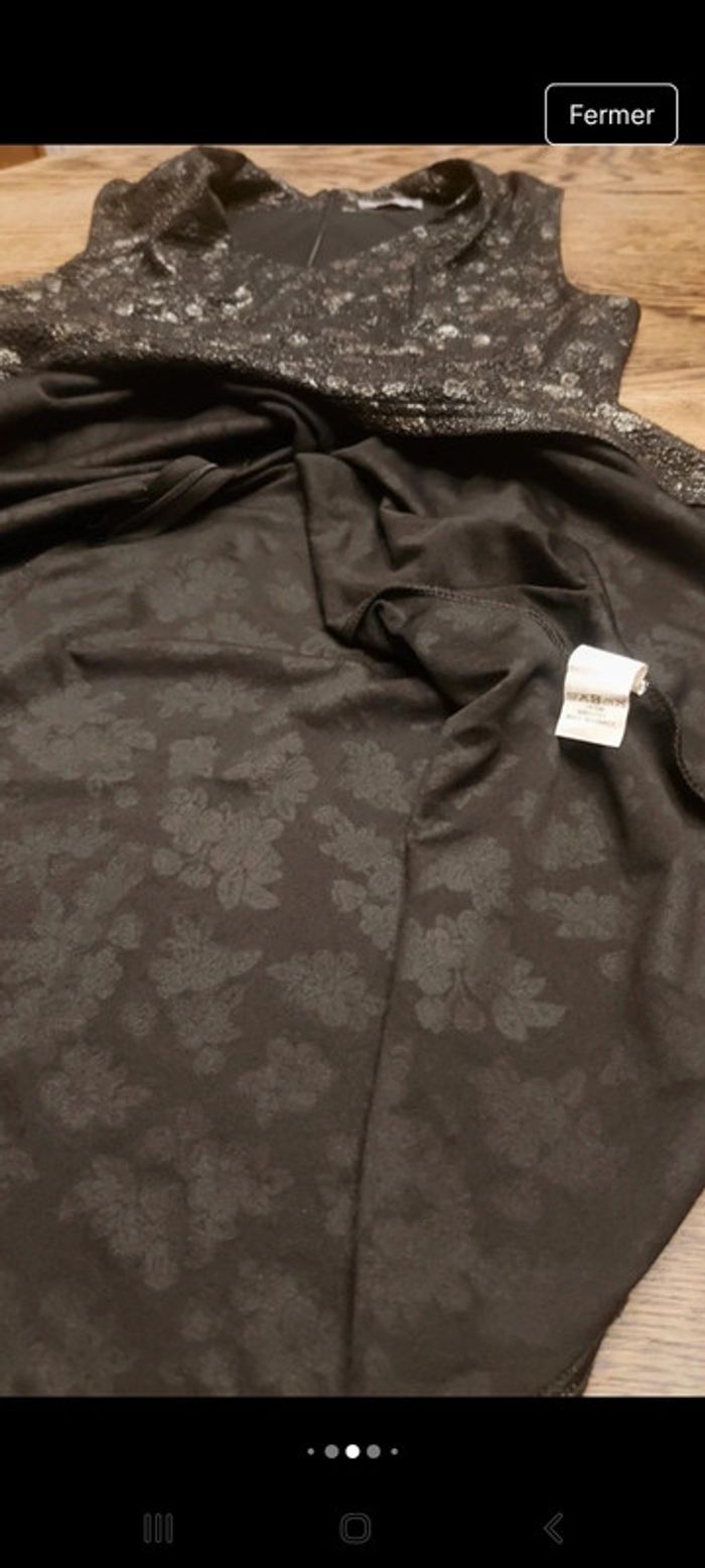 Jolie Robe noir brillant Cassis taille 42 - photo numéro 11