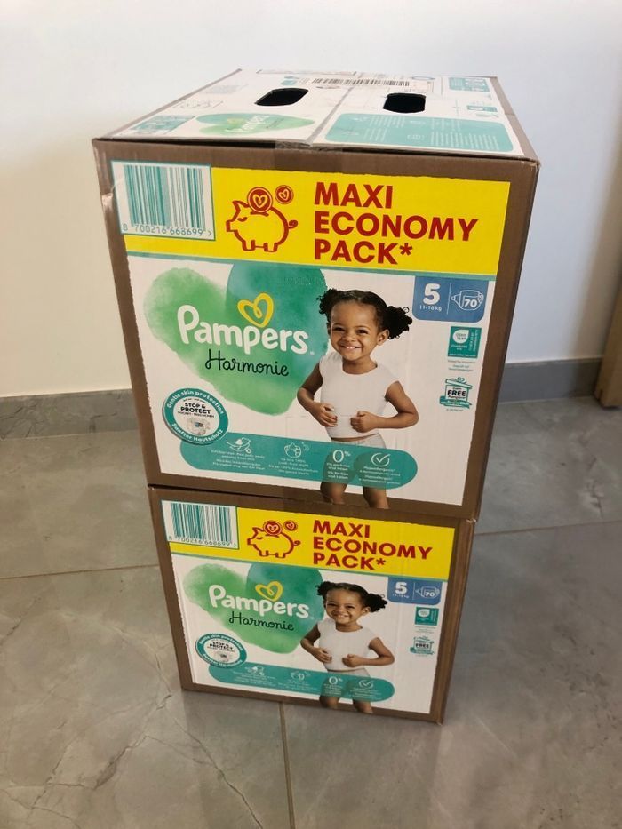 Lot 2 cartons couches  Pampers Harmony taille 5